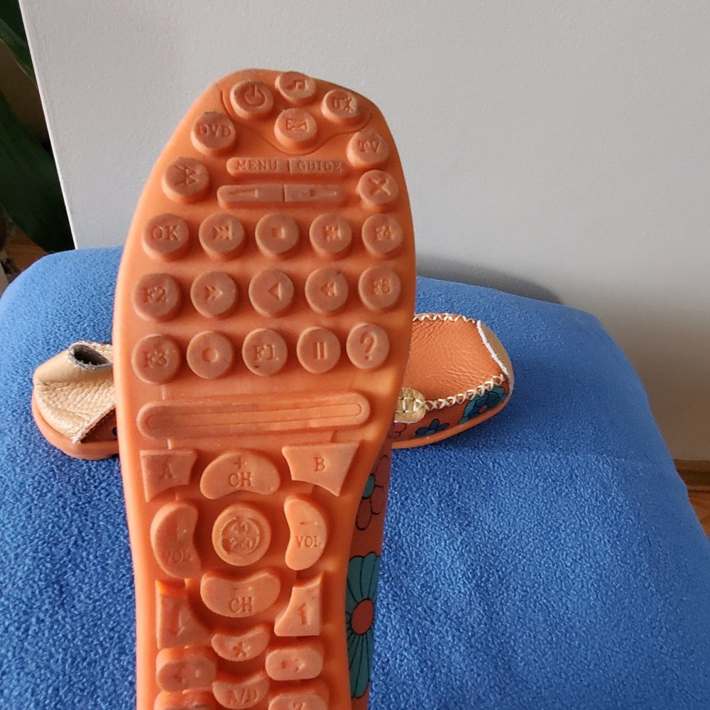 orange shoe - Picture 4 of 4